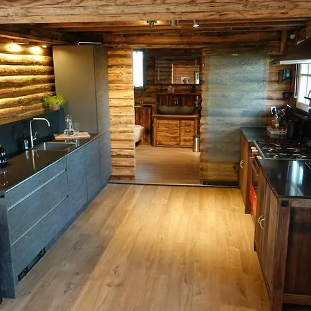 Paalchalet 723 *